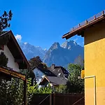 Gallery Garden * Garmisch-Partenkirchen